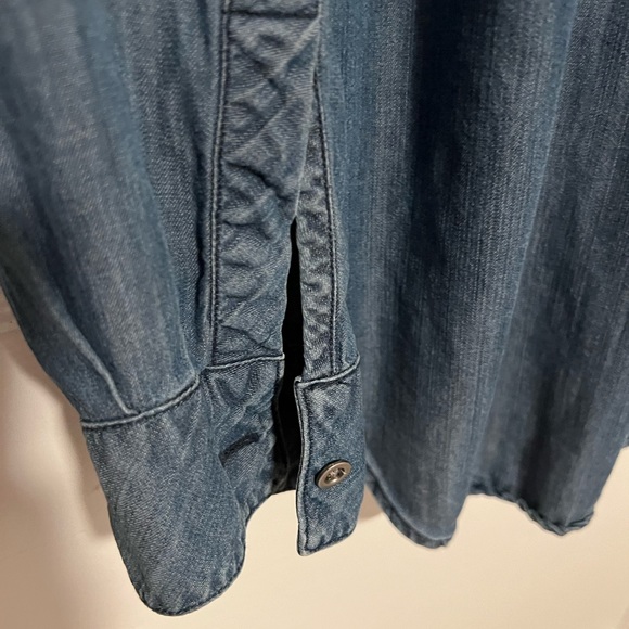 Rails Denim Button Down Medium - Picture 2 of 5